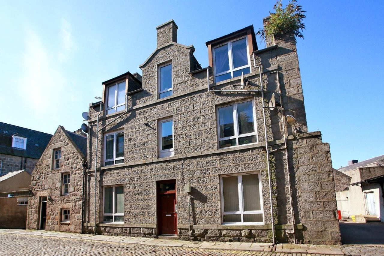 Jay'S Apartment Aberdeen Exterior photo